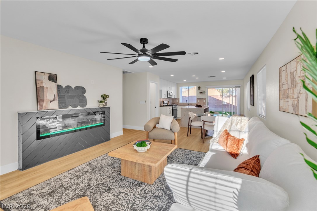 5822 Count Fleet Street Property Photo 14