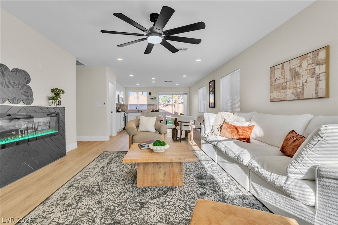 5822 Count Fleet Street Property Photo 15