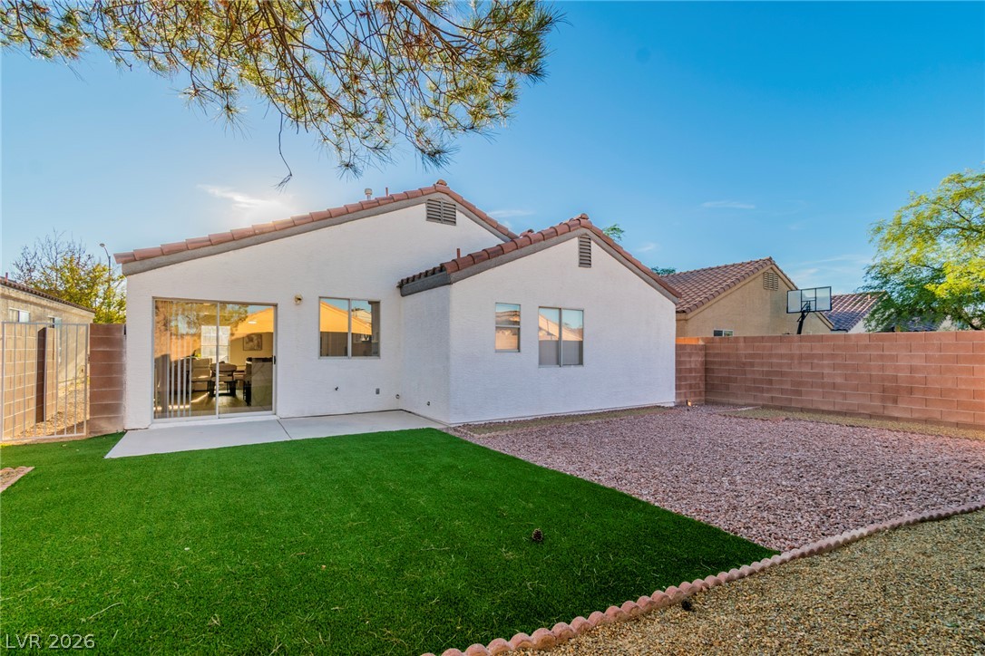5822 Count Fleet Street Property Photo 22