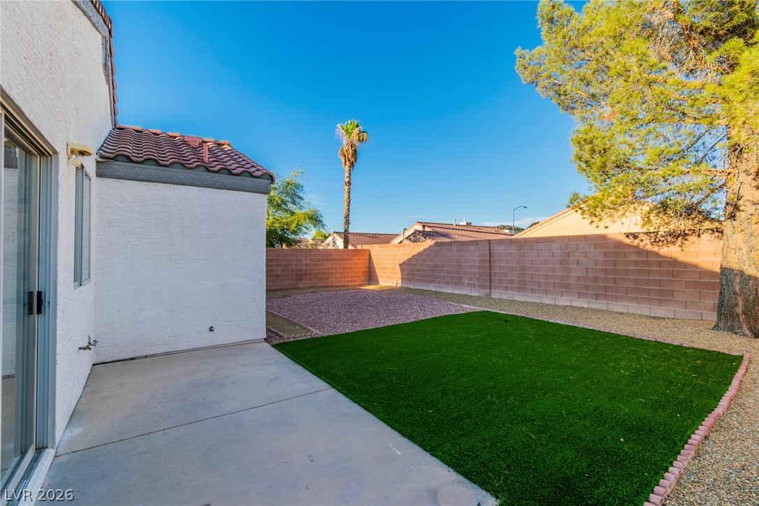 5822 Count Fleet Street Property Photo 23