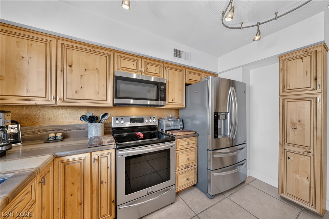 3209 Kinsale Court Property Photo 3