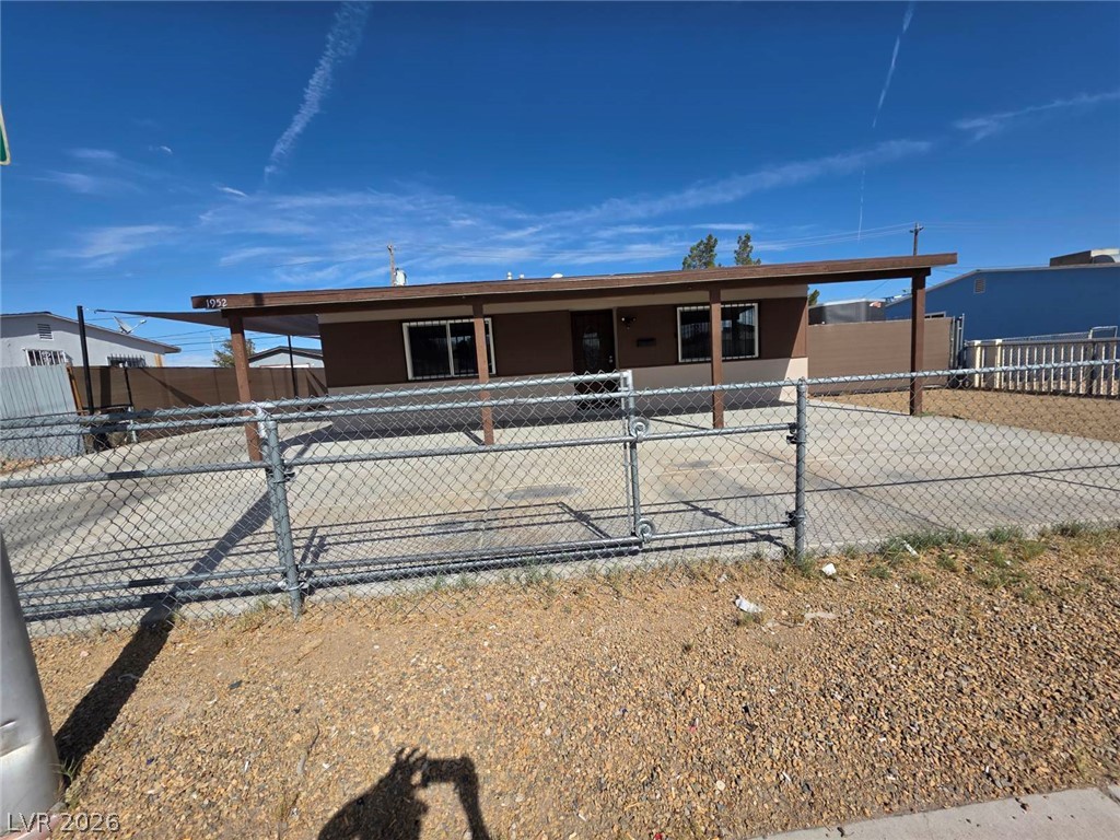 1952 H Street Property Photo 1