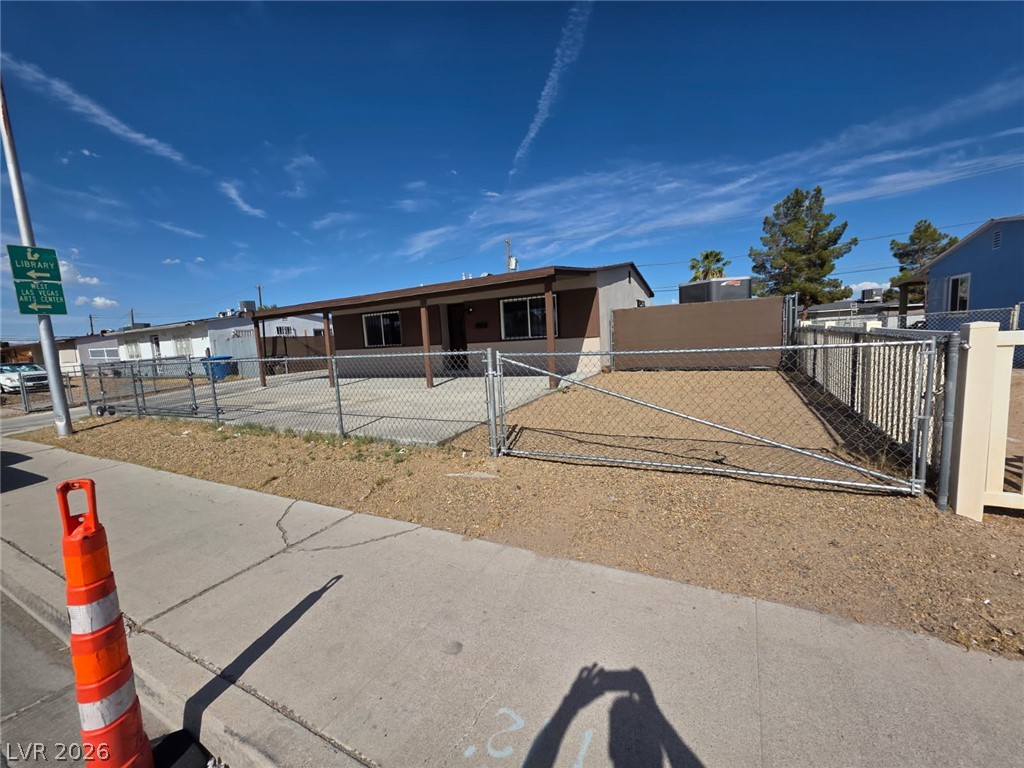 1952 H Street Property Photo 3