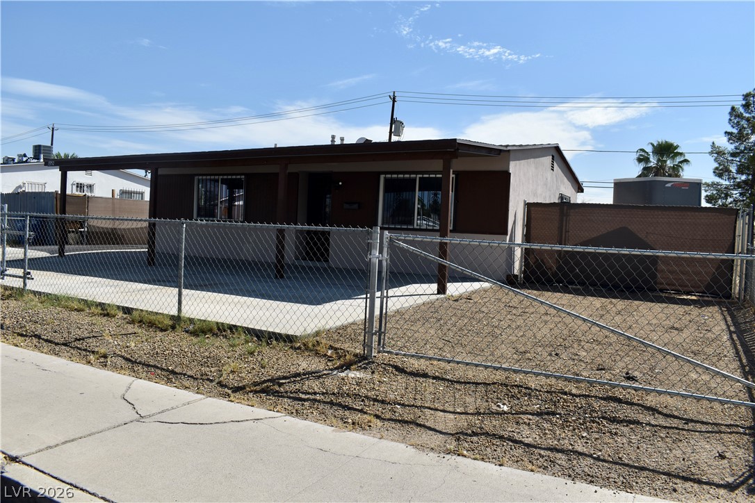 1952 H Street Property Photo 3