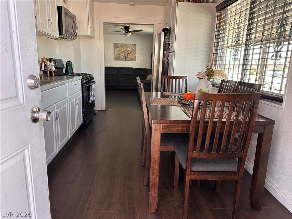 1952 H Street Property Photo 4