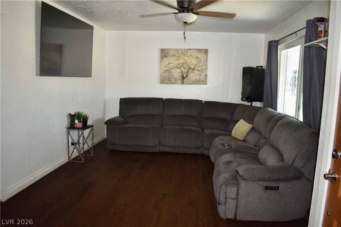 1952 H Street Property Photo 8