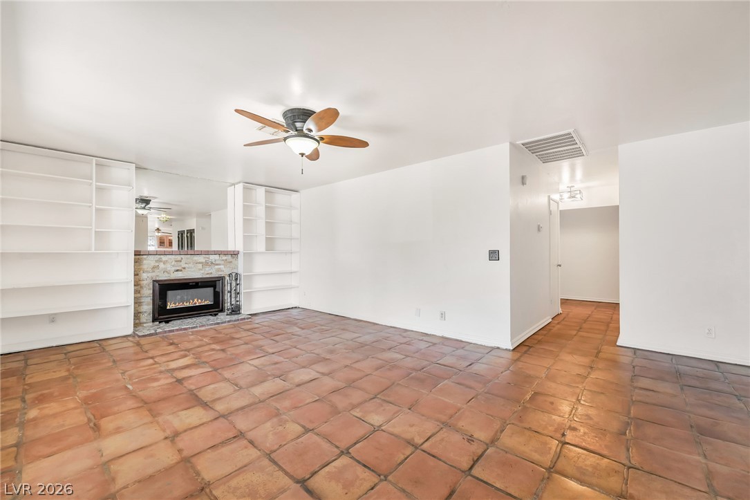 6604 Larchwood Lane Property Photo 4
