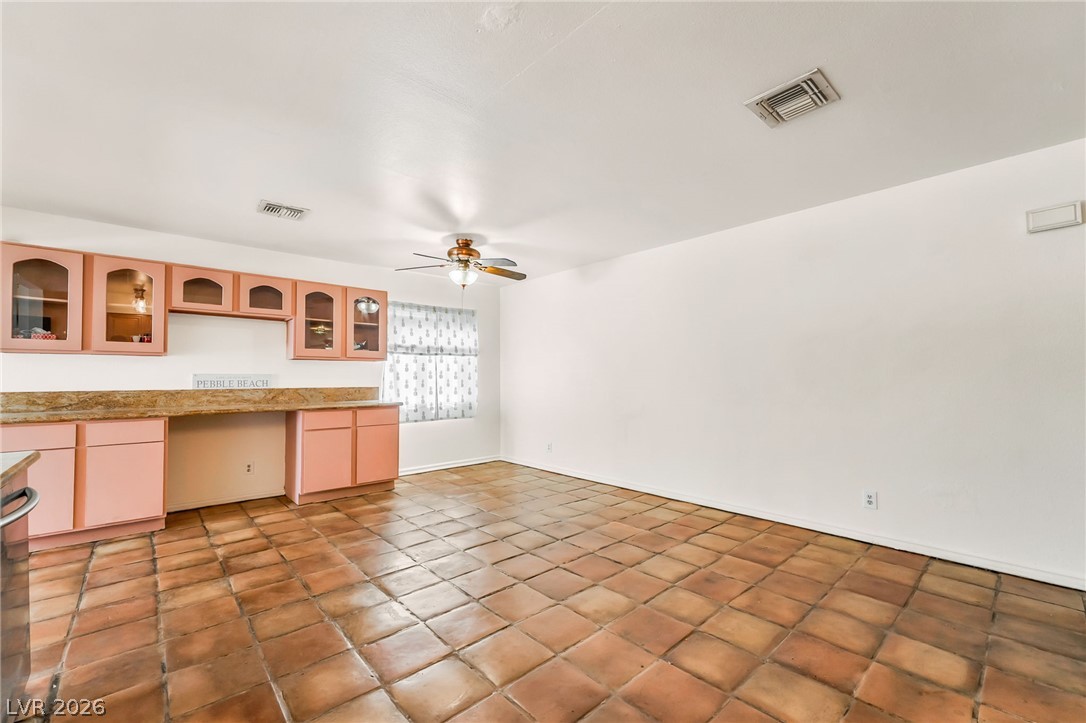 6604 Larchwood Lane Property Photo 8