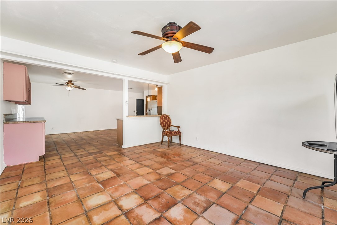 6604 Larchwood Lane Property Photo 12
