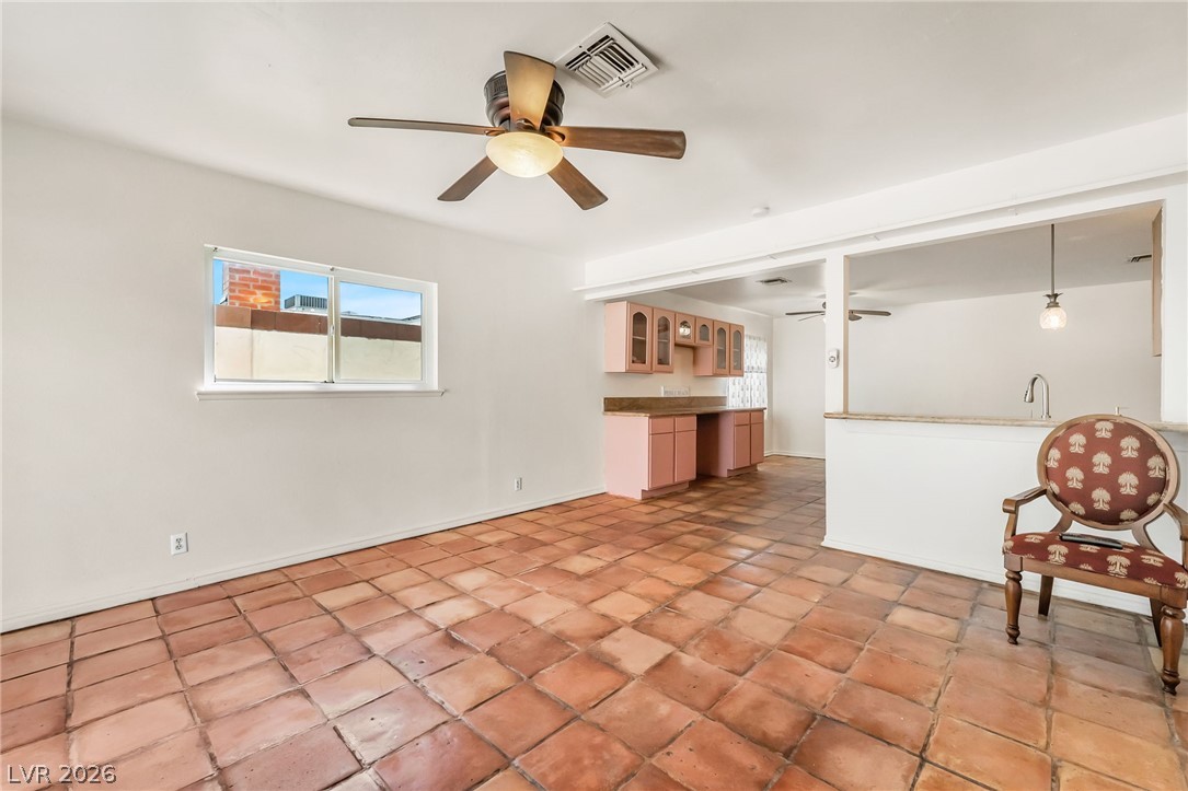 6604 Larchwood Lane Property Photo 13