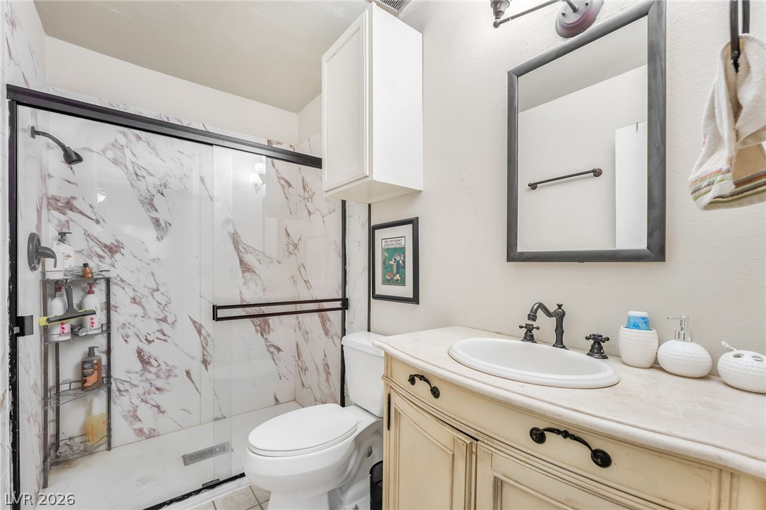 6604 Larchwood Lane Property Photo 17