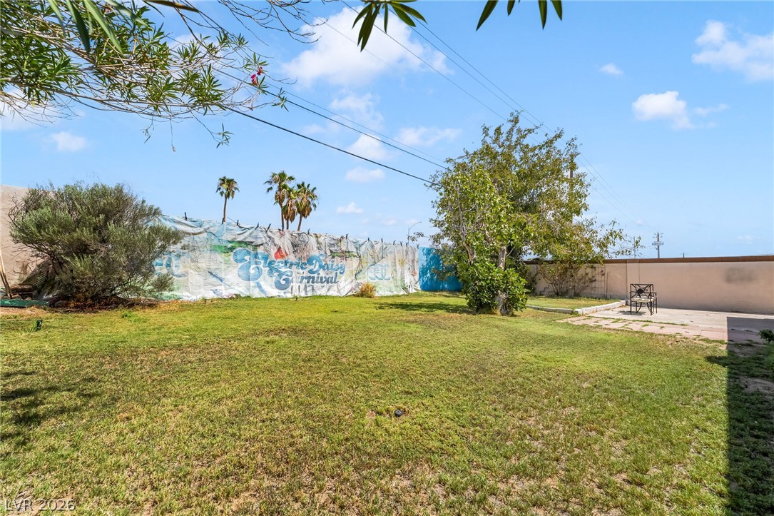 6604 Larchwood Lane Property Photo 28