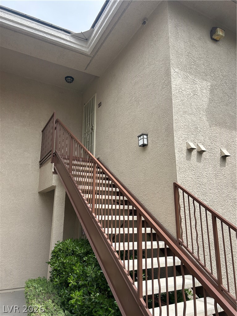 904 Domnus Lane 201 Property Photo 2