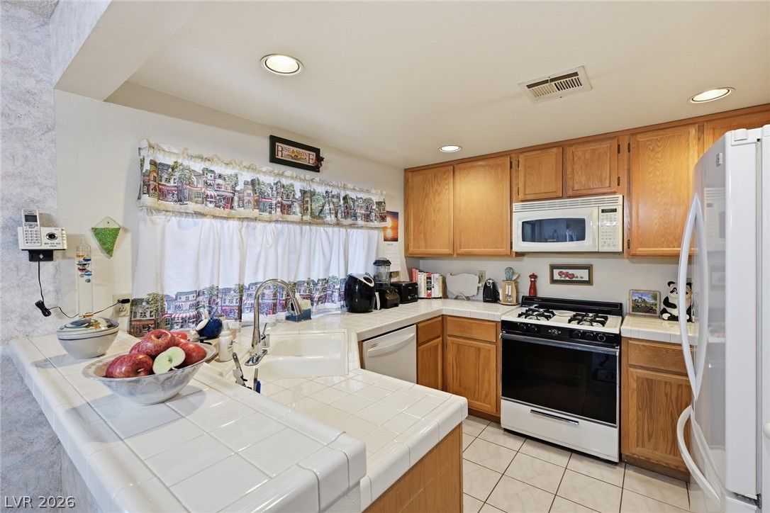 937 Plantation Acres Street Property Photo 8