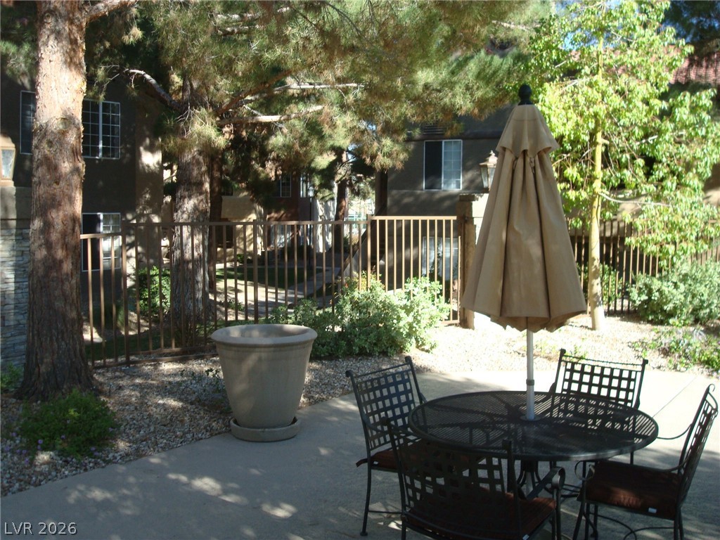 2200 South Fort Apache Road 2199 Property Photo 21