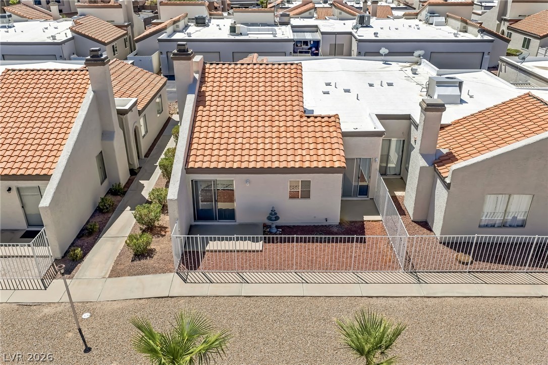 2124 Pebble Creek Lane Property Photo 4