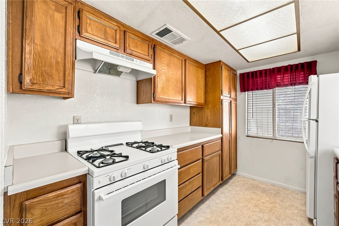 2124 Pebble Creek Lane Property Photo 15