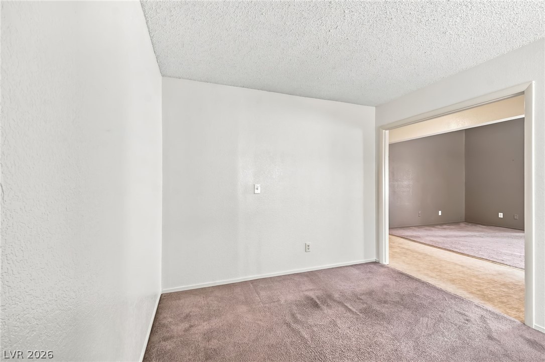 2124 Pebble Creek Lane Property Photo 32