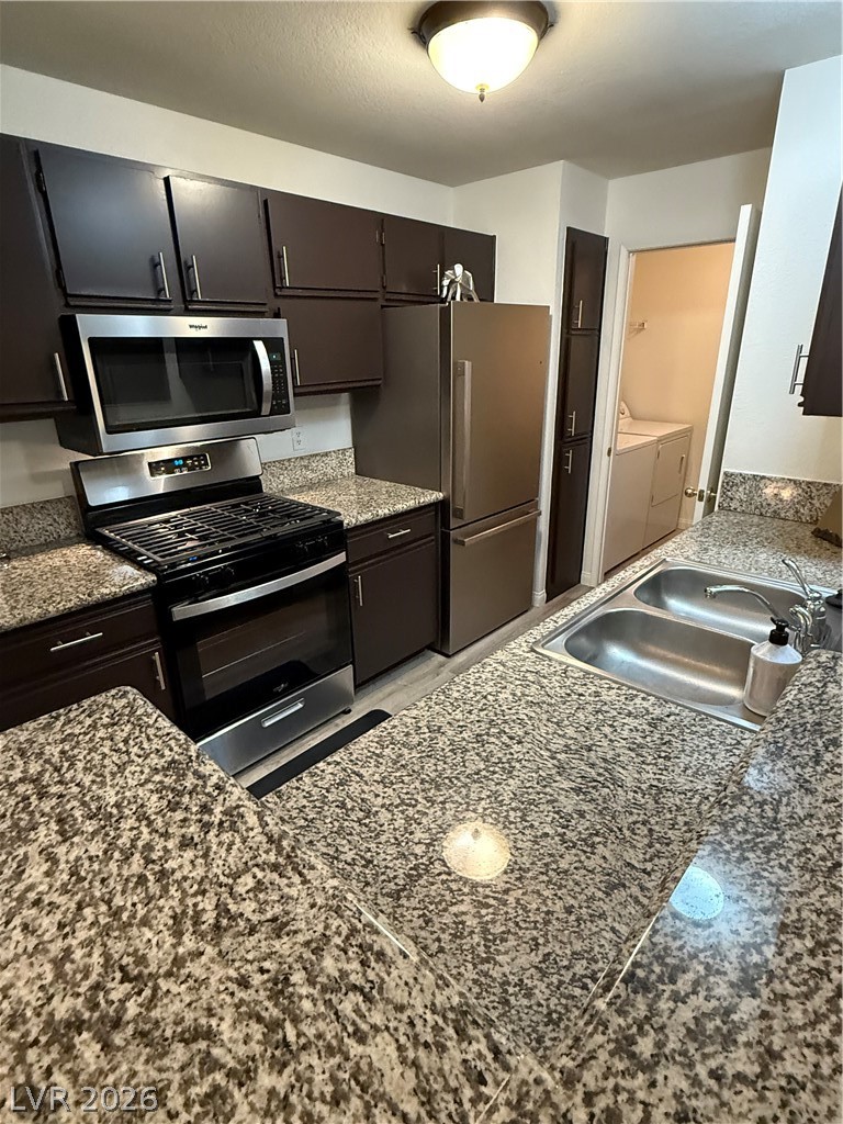 2200 South Fort Apache Road 2172 Property Photo 4