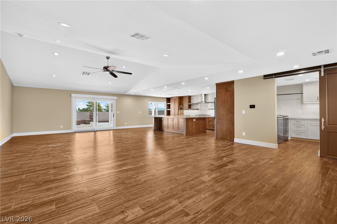 8030 La Cienega Street Property Photo 21
