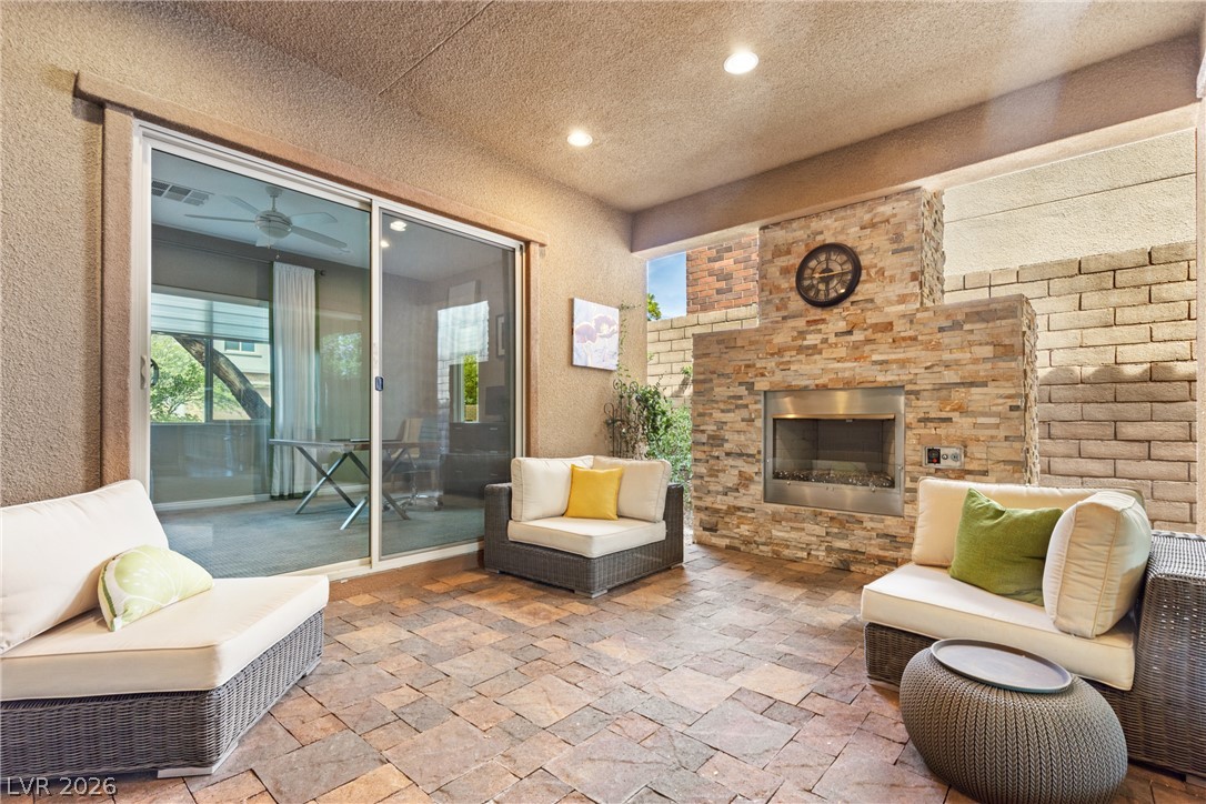 240 Castellari Drive Property Photo 10