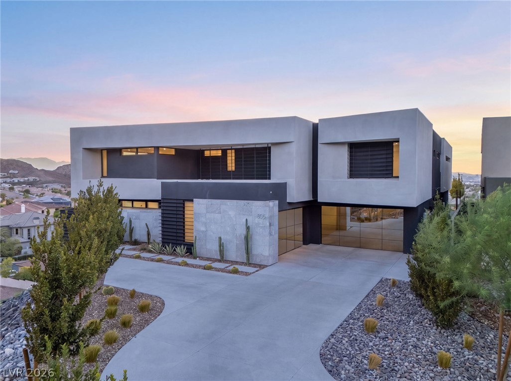 805 Dragons Eye Drive Property Photo 3