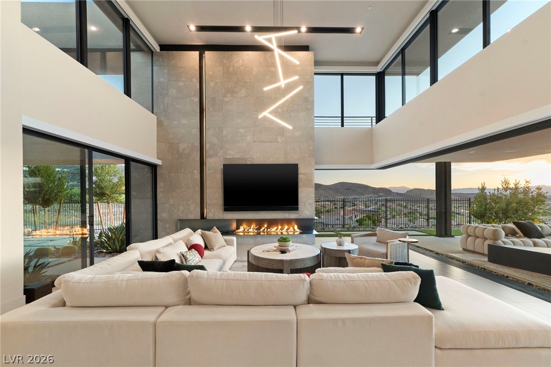 805 Dragons Eye Drive Property Photo 8