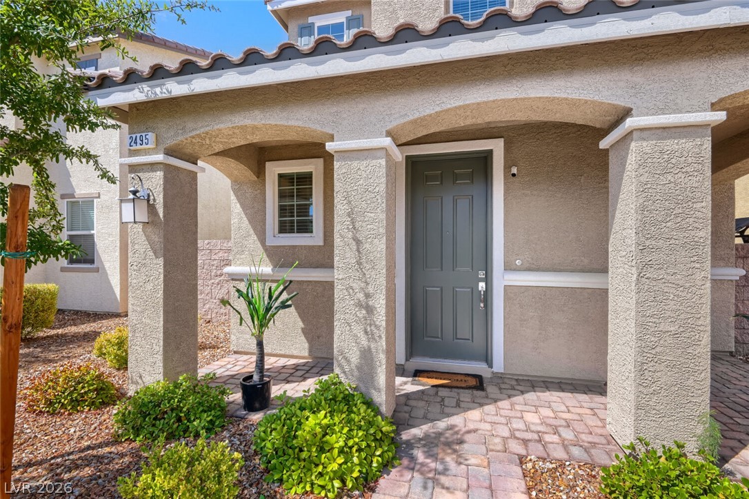2495 Adige Place Property Photo 3
