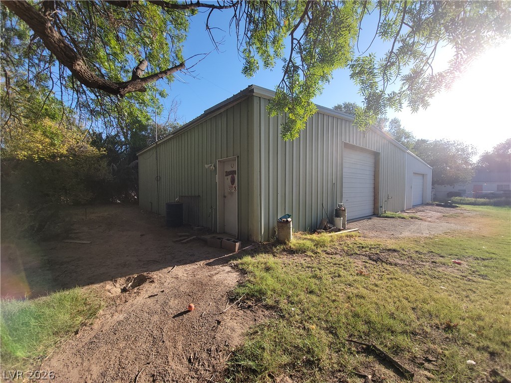 220 South Andersen Street Property Photo 5