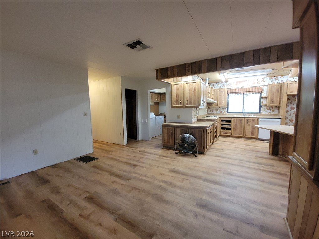 220 South Andersen Street Property Photo 23