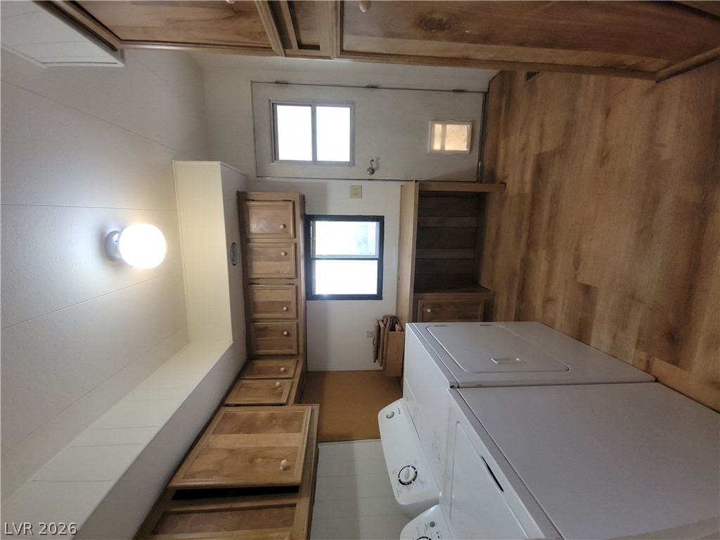 220 South Andersen Street Property Photo 24