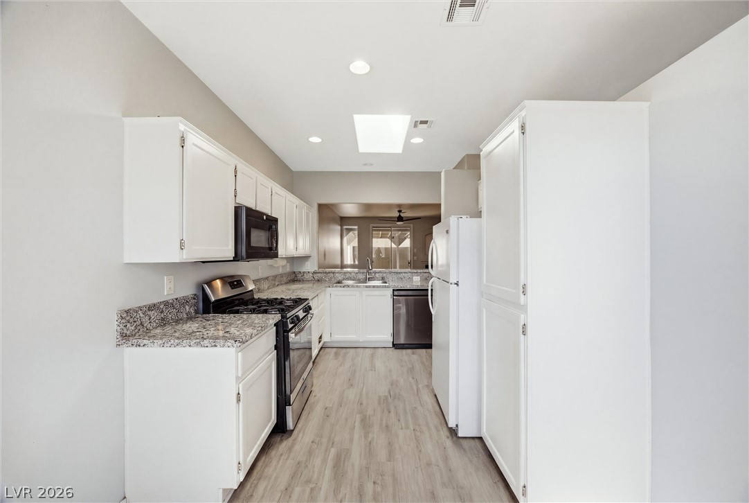 9113 Black Slate Street Property Photo 6