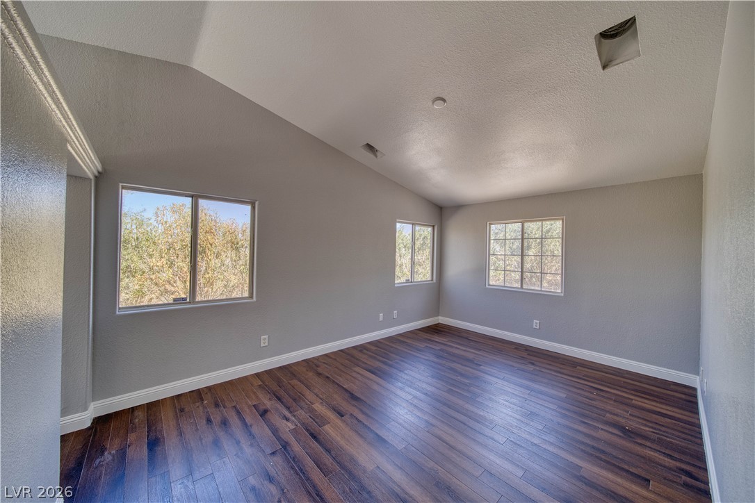 3110 Oakridge Avenue Property Photo 8