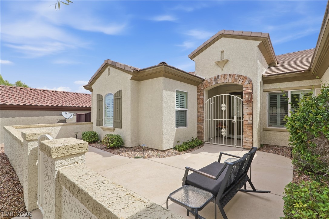 2116 Waterton Rivers Drive Property Photo 2