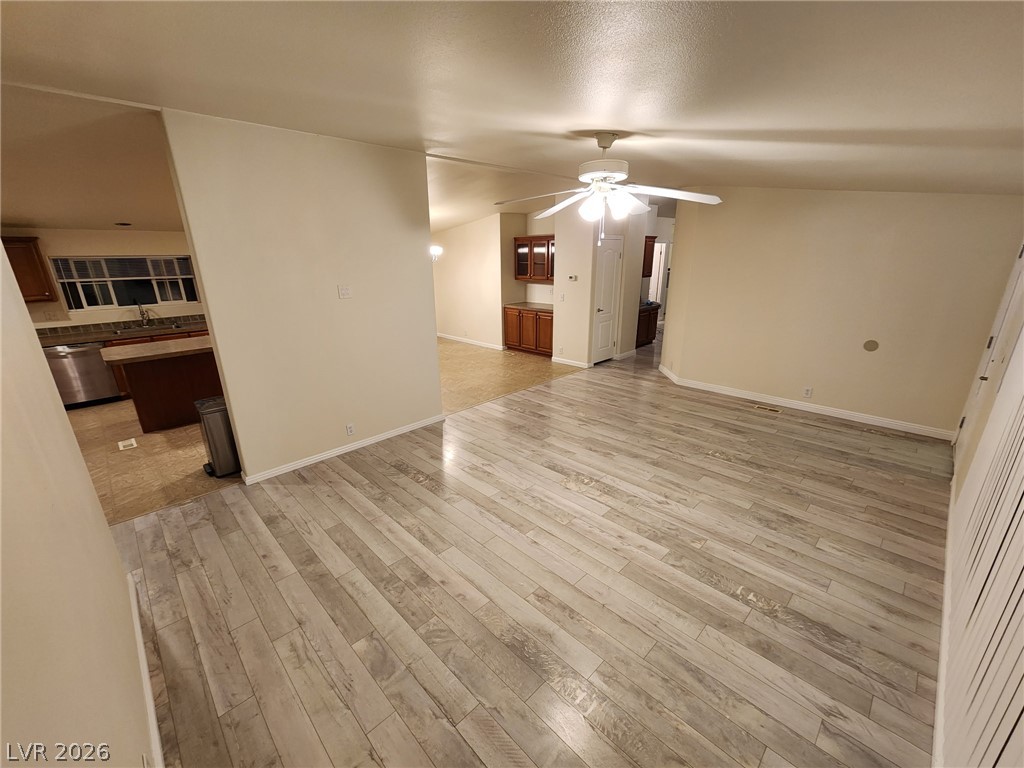 4140 West Victoria Street Property Photo 25