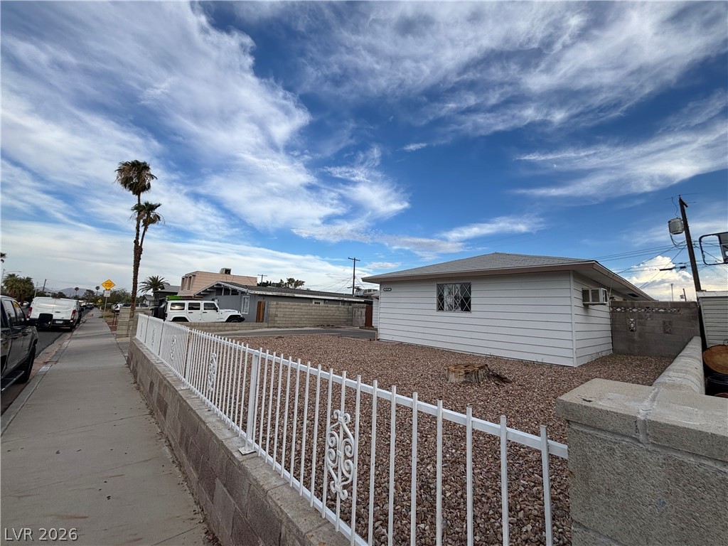 6325 Elton Avenue Property Photo 5