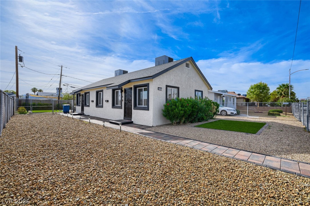 1934 Stanford Street A Property Photo 15