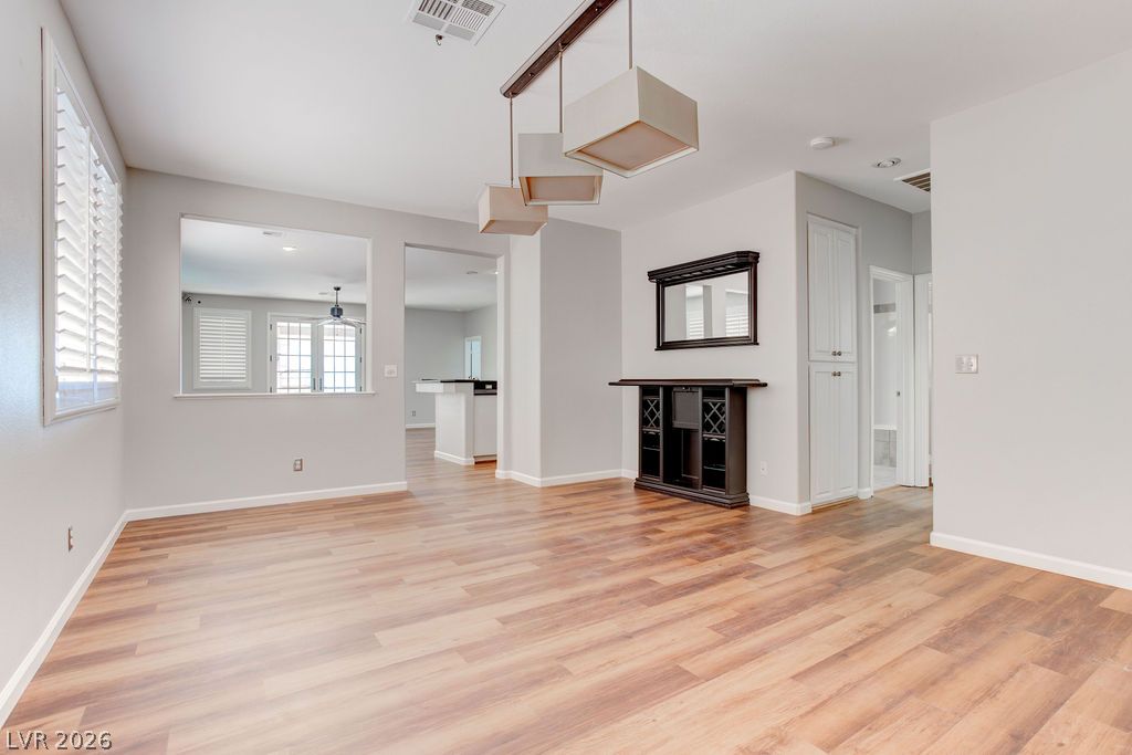 325 Brilliant Summit Circle Property Photo 3