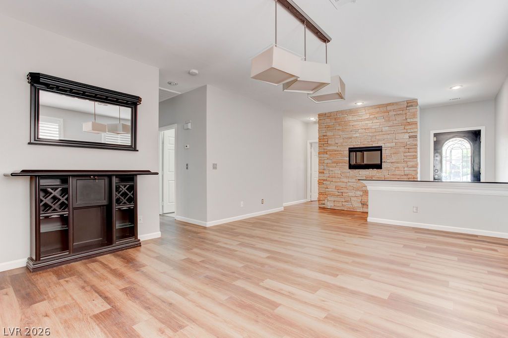 325 Brilliant Summit Circle Property Photo 4