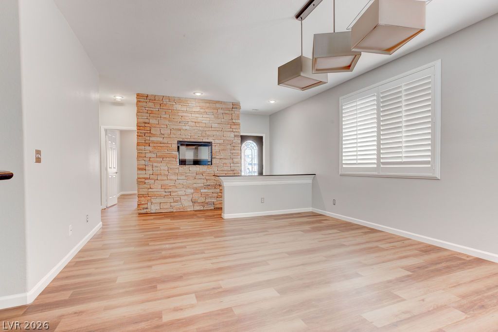 325 Brilliant Summit Circle Property Photo 5