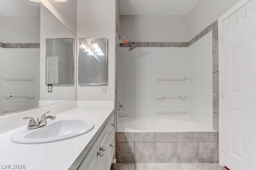 325 Brilliant Summit Circle Property Photo 13
