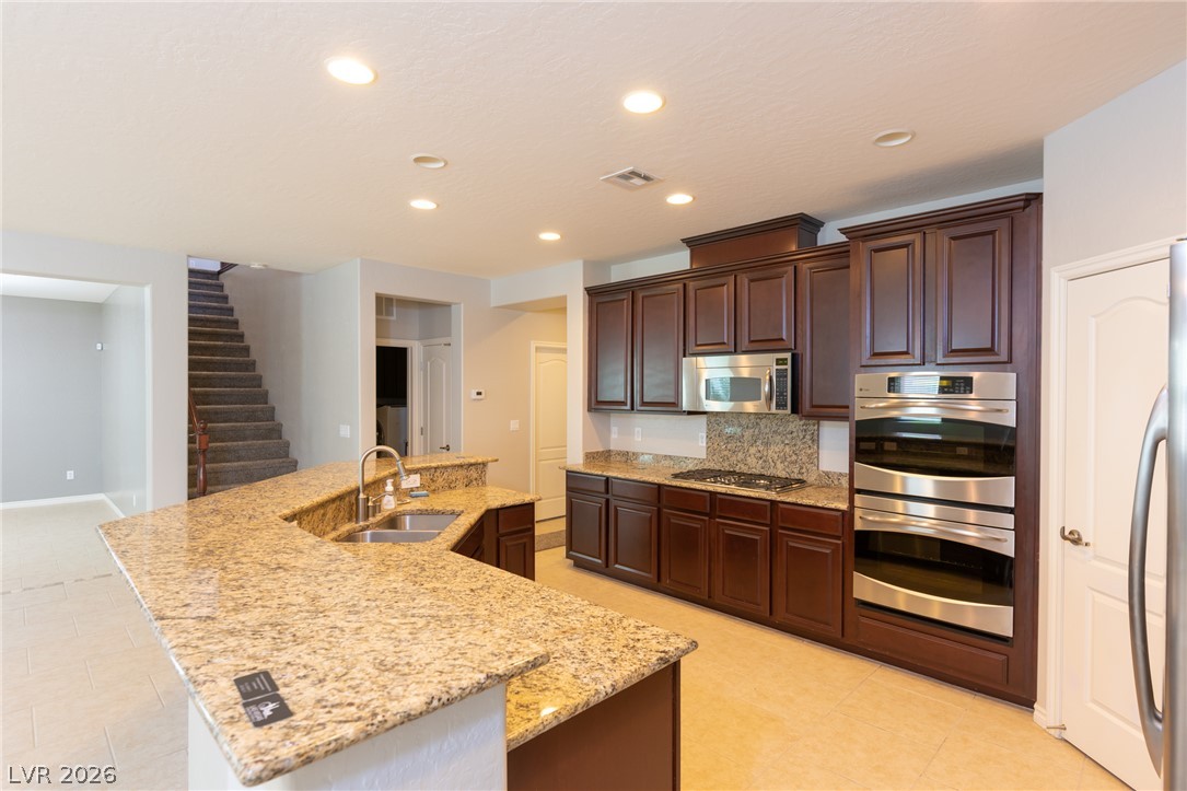677 Coffee Cherries Court Property Photo 9