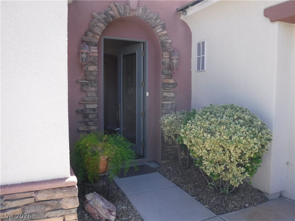 3334 Garden Shower Place Property Photo 4