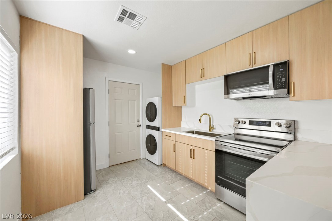 1934 Stanford Street B Property Photo 3
