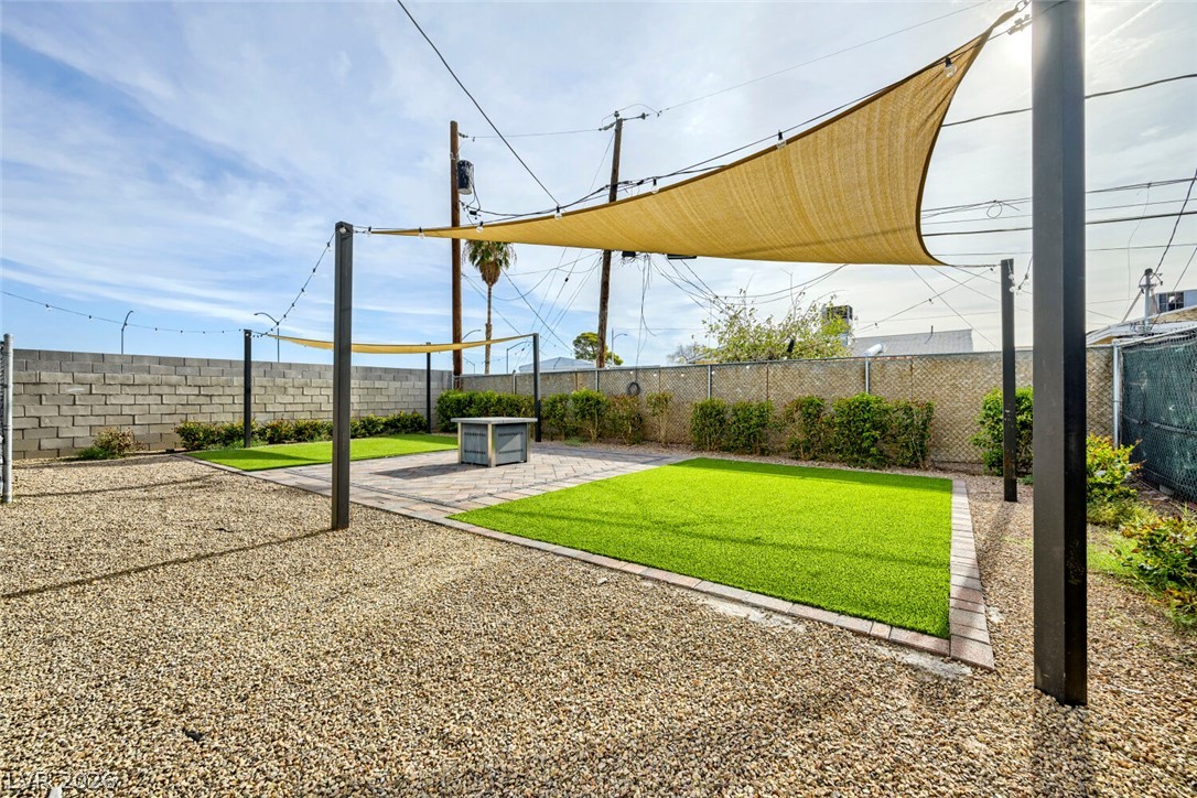 1934 Stanford Street B Property Photo 14