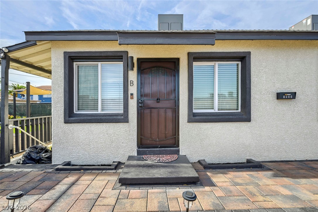 1934 Stanford Street B Property Photo 16