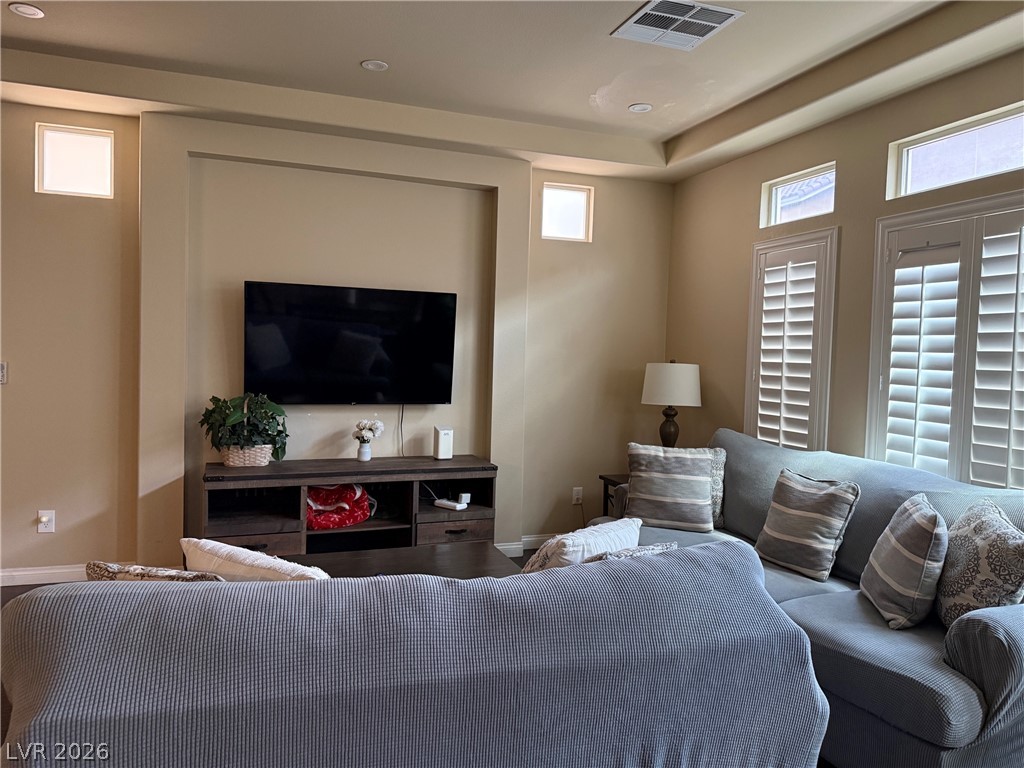 6073 Crown Palms Avenue Property Photo 6