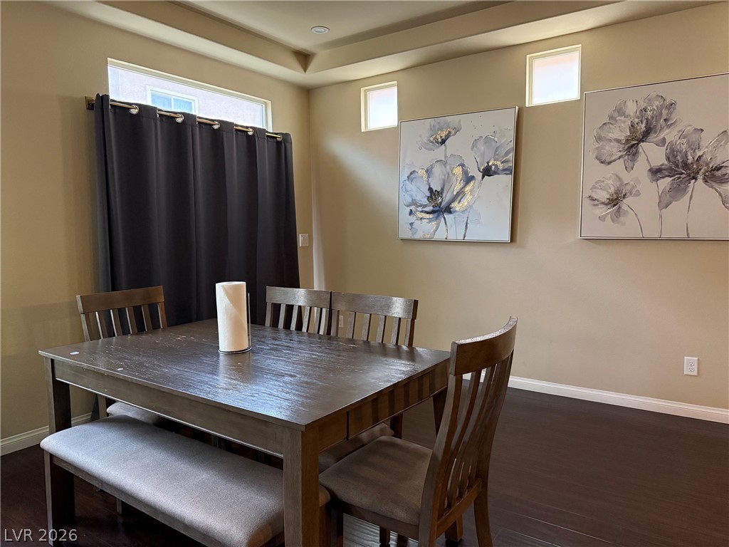 6073 Crown Palms Avenue Property Photo 7