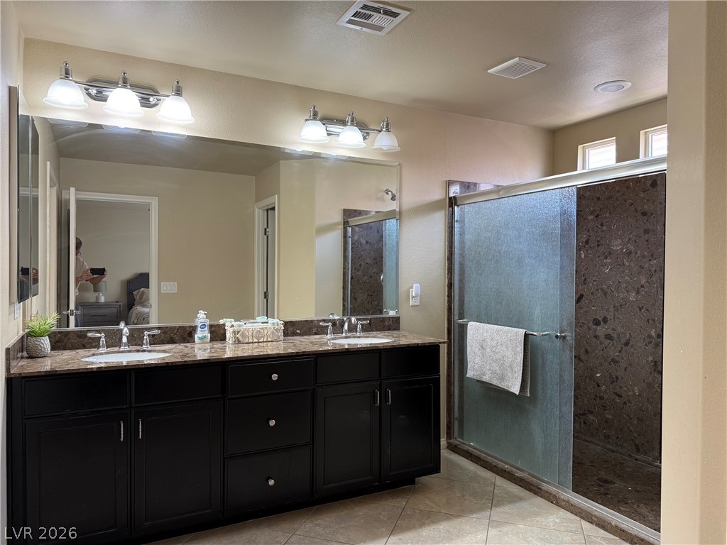 6073 Crown Palms Avenue Property Photo 14