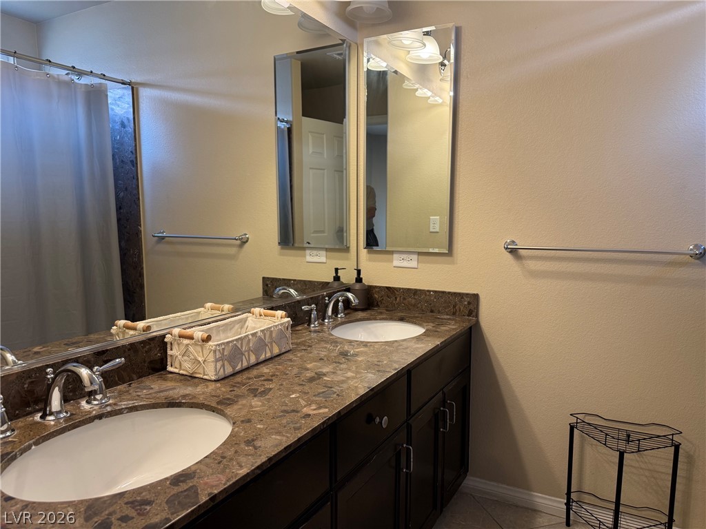 6073 Crown Palms Avenue Property Photo 20